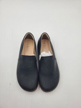 Benassal Black Slip-On Leather Flats
